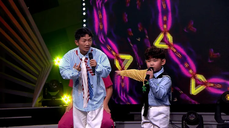 蔡昌憲（左）、曾宥嘉表演。三立提供