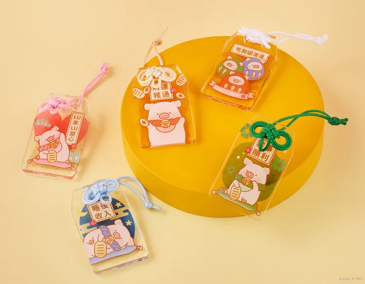 第一波周邊加價199元即可獲得「LULU豬幸運燈」。業者提供