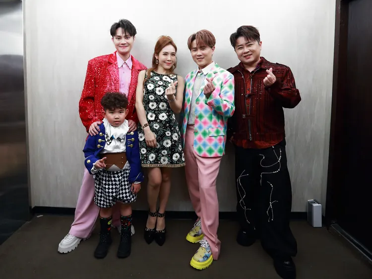 童星曾宥嘉（左起）、林孟宗、吳申梅、陳孟賢和陳昭瑋。喜上梅梢娛樂提供