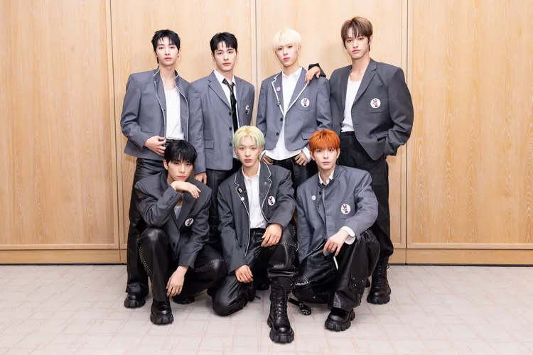 蘇建（前排左起）覺得他和TOMOYA最愛開玩笑。藝尚提供