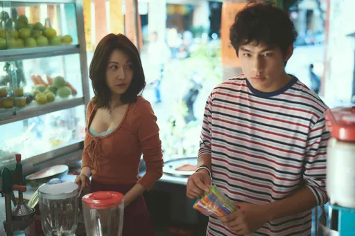 曾莞婷曖昧朱軒洋　升格當媽爆乳超火辣