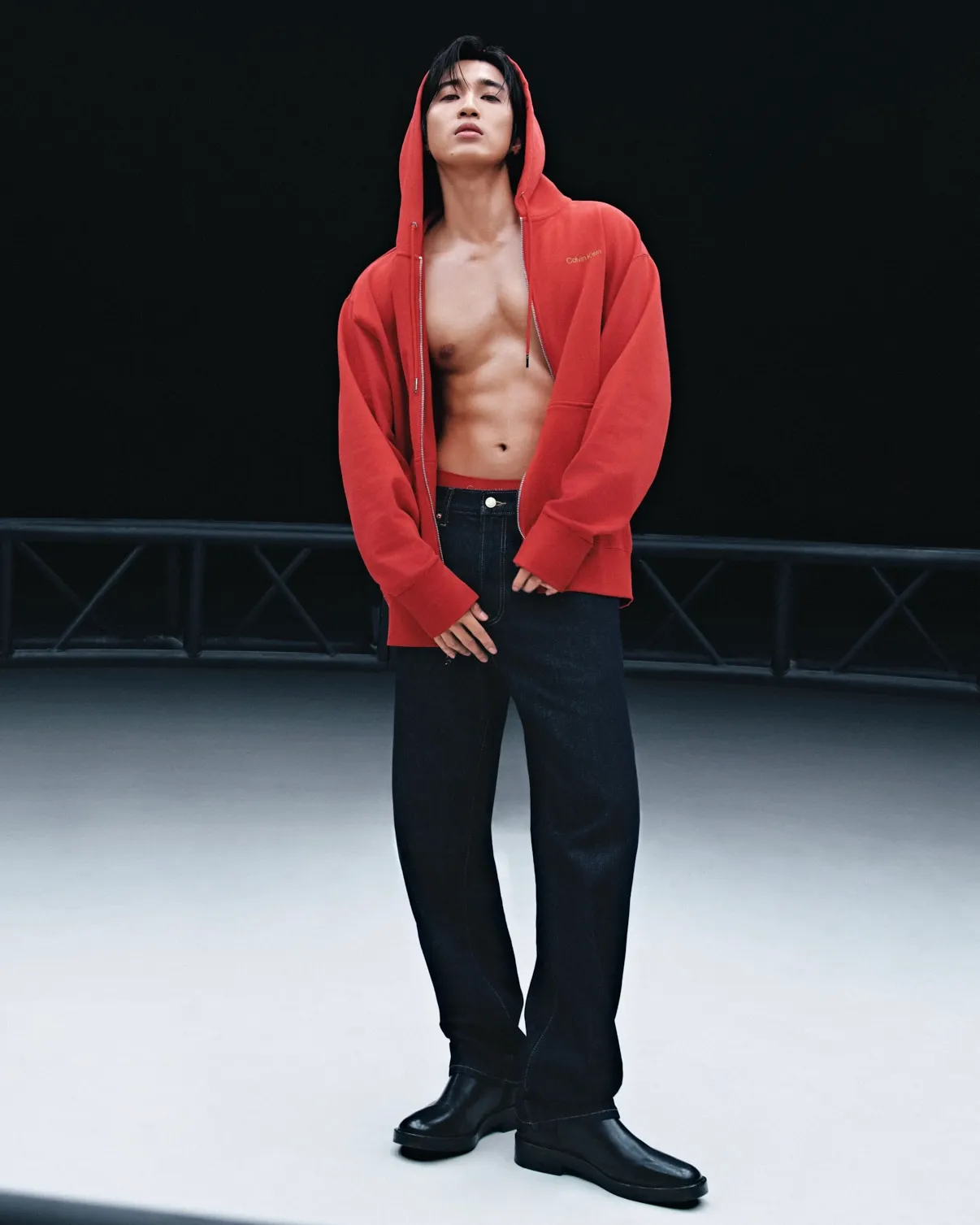 婁峻碩拍片時，讓肌肉維持在最緊繃的「充血狀態」。Calvin Klein 提供