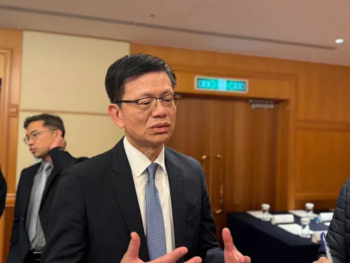 满手资金怎么办？国泰投信董座李伟正谈解方　金控级投资炼金术曝光