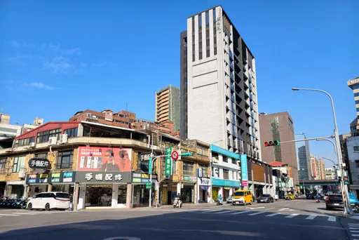 北市蛋黃區住宅未改建　八德路「同地不同分區」容積落差大