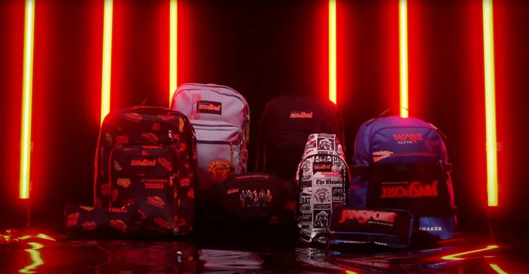 JanSport再次與《怪奇物語》展開聯名。品牌提供