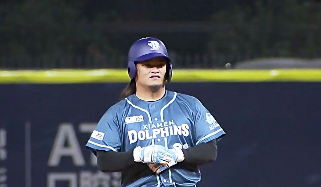 他因酒駕被統一獅開除 轉戰中國CPB竟變「二刀流」!