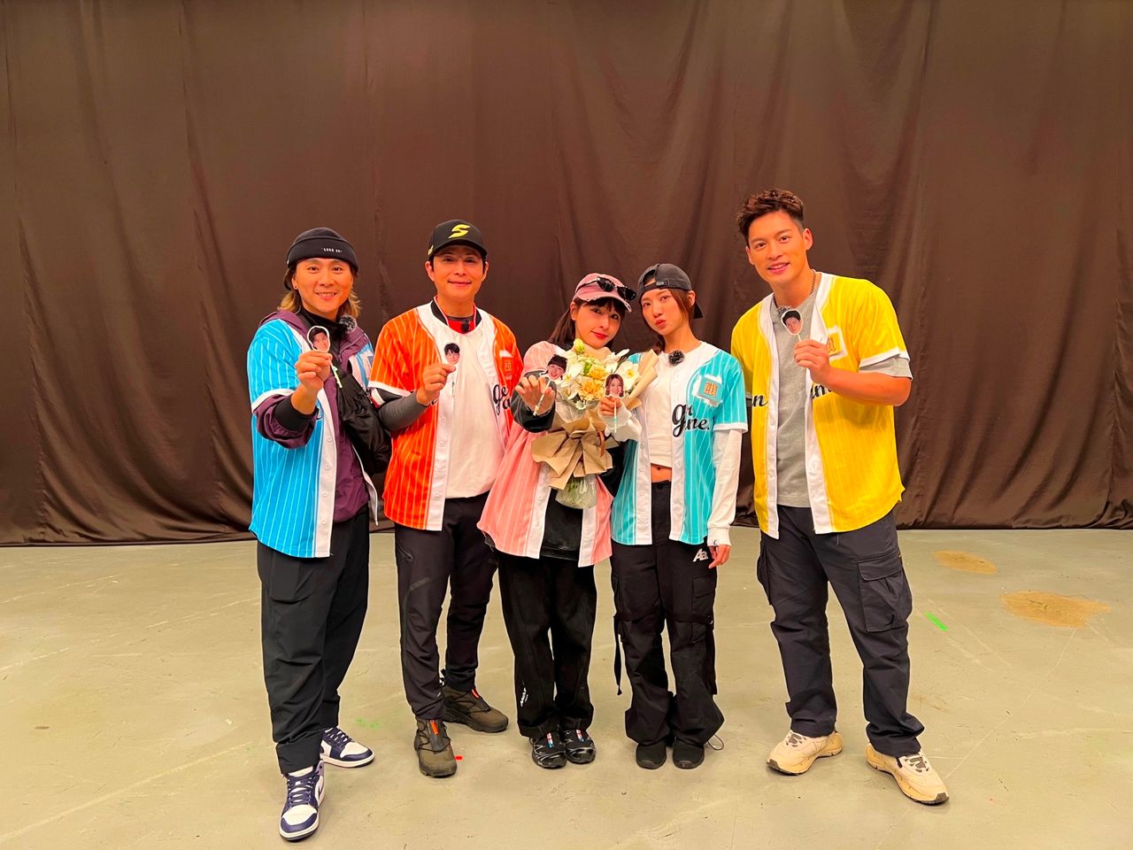 峮峮掰了《飢餓遊戲》主持群哭一團 溫情喊話:永遠的娘家