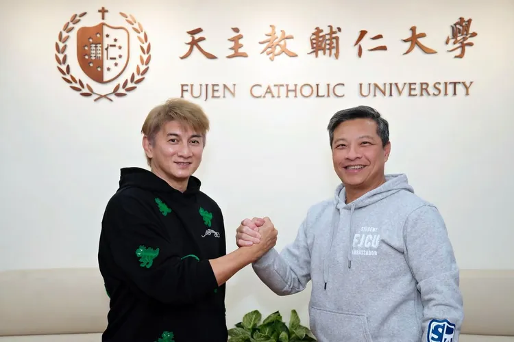 吳奇隆（左）與藍易振（右）。翻攝自藍易振threads