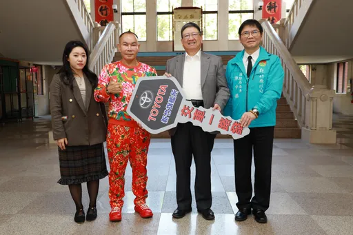 吊車大王守護故里　捐贈新竹縣消防局災情勘查車