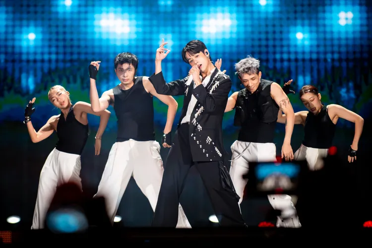 創作歌手洪暐哲演出。翻攝畫面