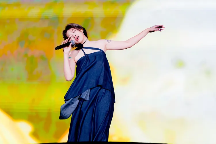 客語創作歌手邱淑蟬演出。翻攝畫面