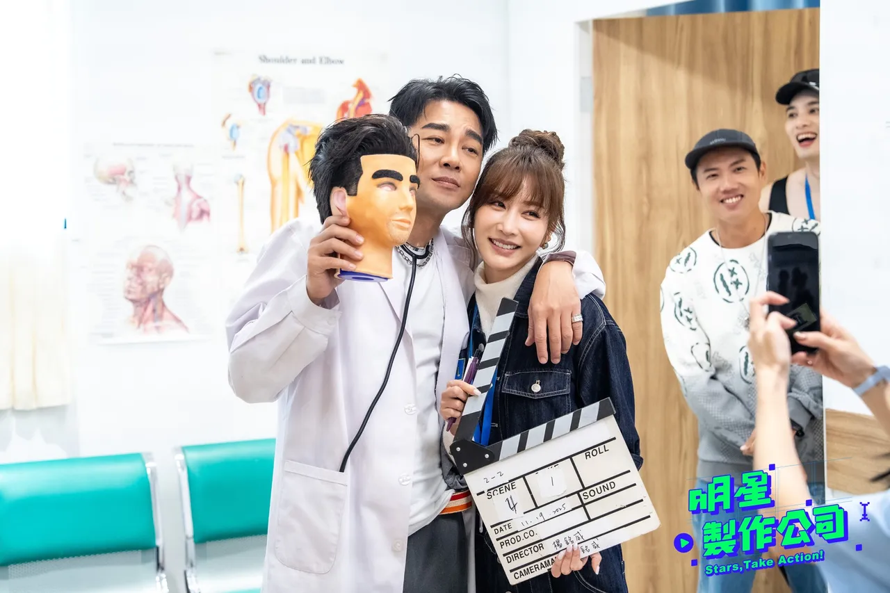 曾莞婷（右）邀請謝承均友情客串。TVBS提供