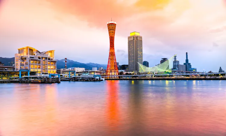 雄獅旅遊 1/26 起限時6天，開搶長榮神戶 6,999 元機票。雄獅旅遊提供