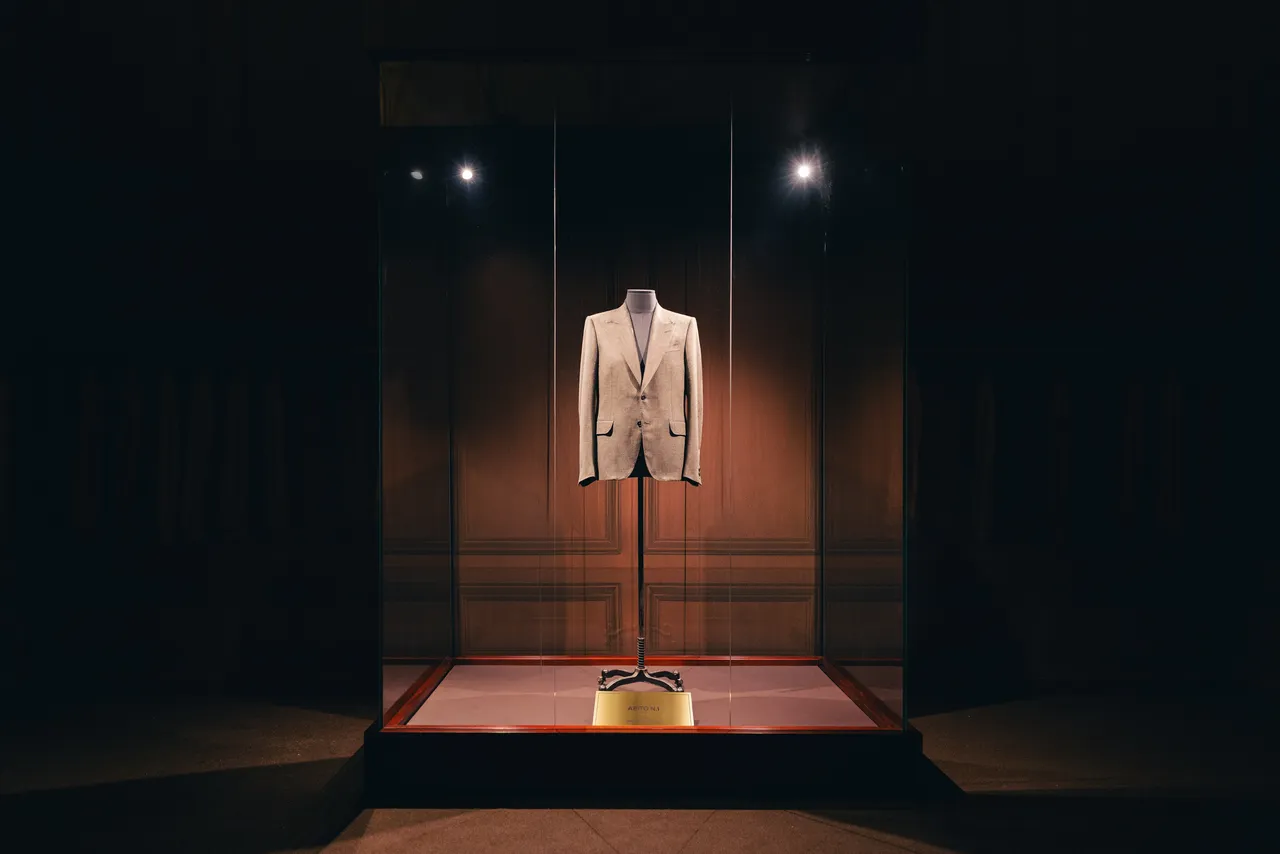 1930 年代為創始人Ermenegildo Zegna伯爵量身定制的首套西裝「ABITO N.1」。品牌提供