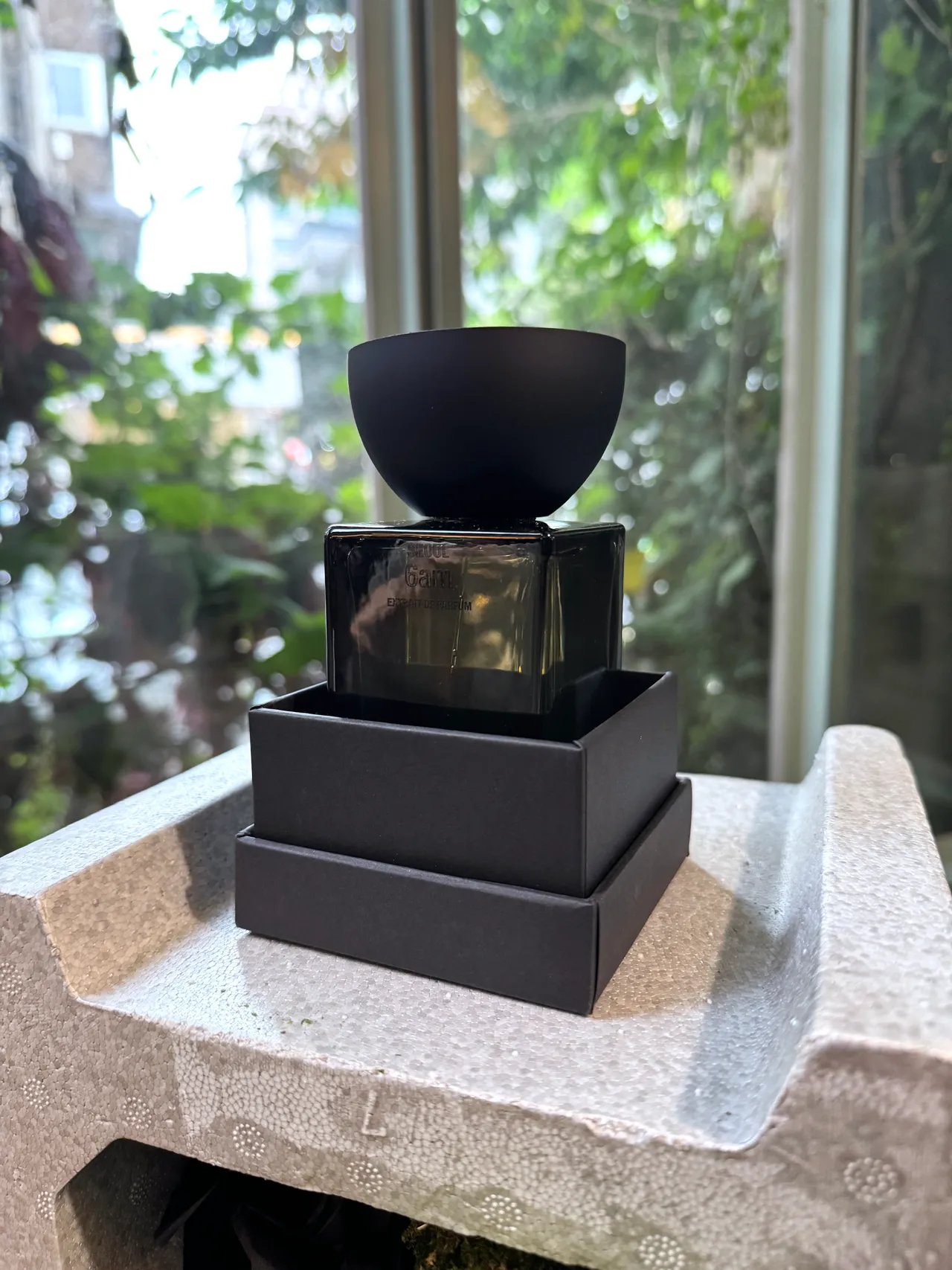 系列瓶蓋以日晷為靈感打造。張家玲攝