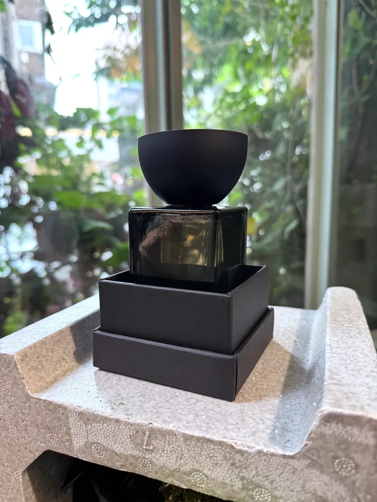 系列瓶蓋以日晷為靈感打造。張家玲攝