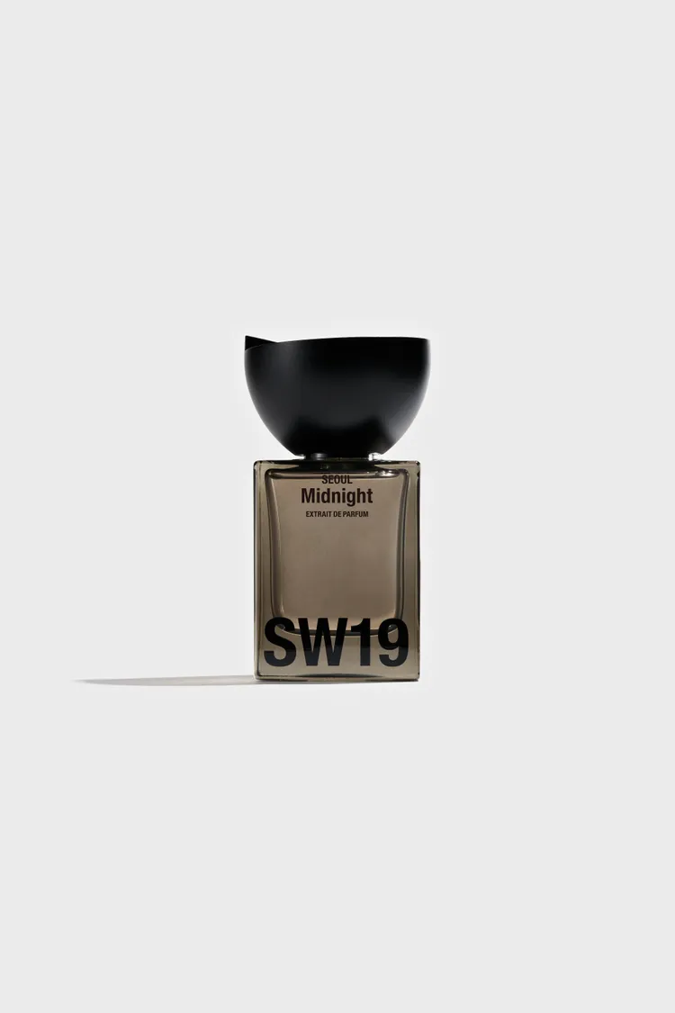 SW19首爾系列Midnight，30ml／3980元、100ml／7980元。品牌提供