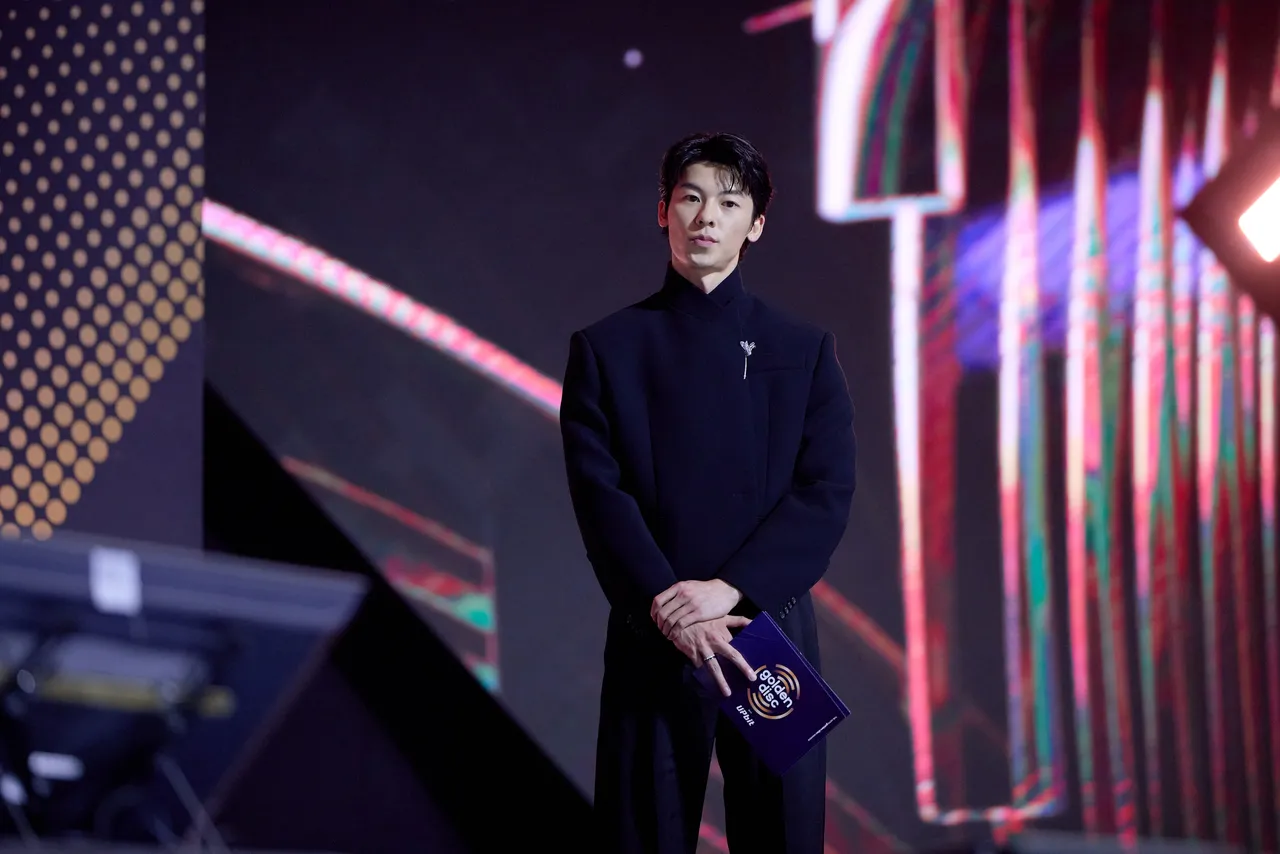 許光漢日前配戴BOUCHERON出席韓國第40屆「金唱片大獎」。品牌提供