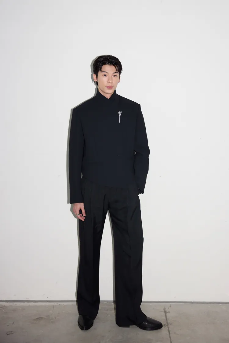 許光漢戴上BOUCHERON珠寶相當帥氣。品牌提供