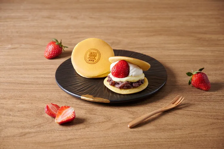 2/1至2/28到「聚 台北SOGO忠孝店」消費並完成活動任務，獨家招待季節限定的草莓銅鑼燒一份。王品集團提供