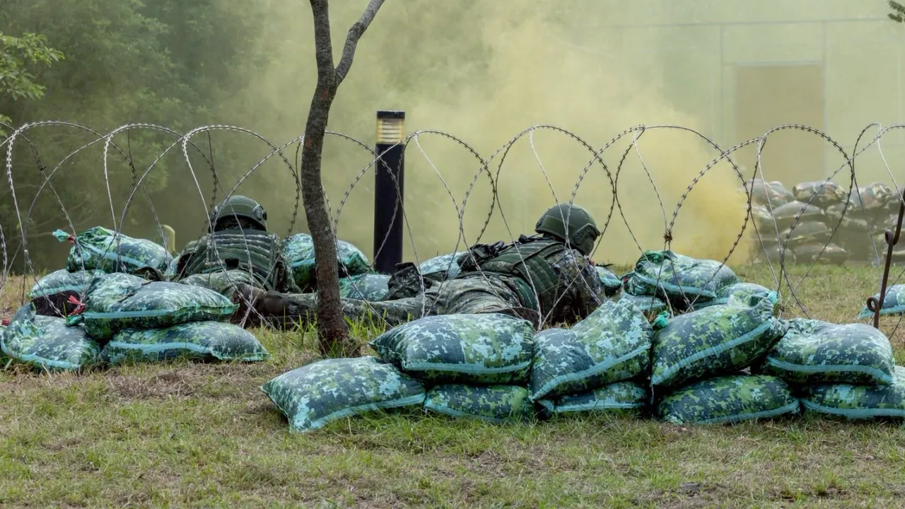 军人怨跨年留营「长官都放假」　还po这画面！网：新年礼物吃惩处