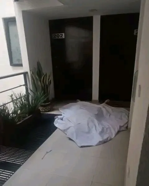 男子避難時不慎跌倒摔死。翻攝自X