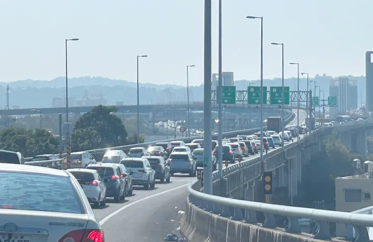 國道塞車示意圖。攝影中心