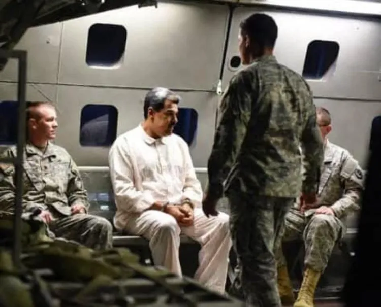 馬杜洛被押解至美國。翻攝自X