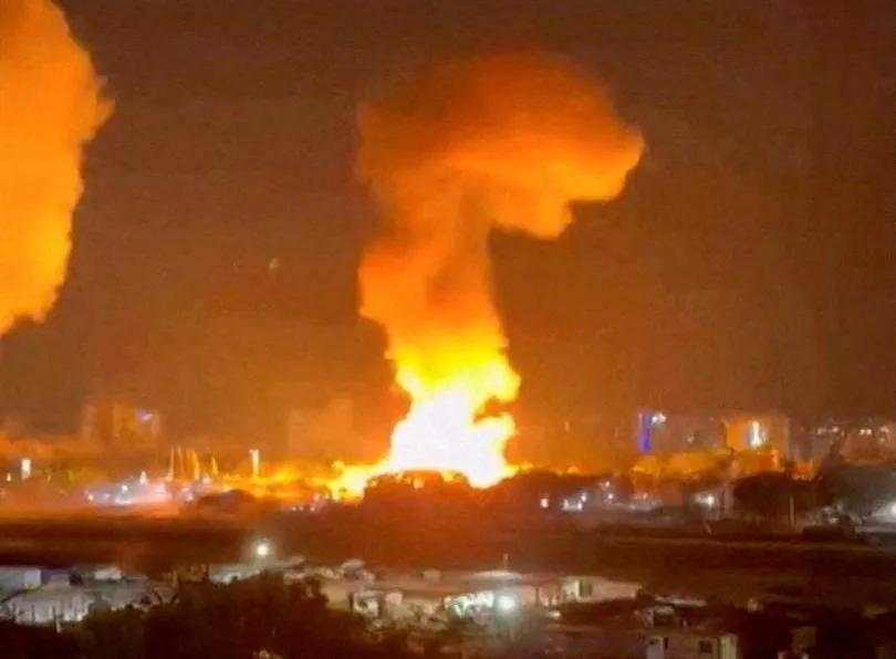 美军轰炸卡拉卡斯地面目标。路透