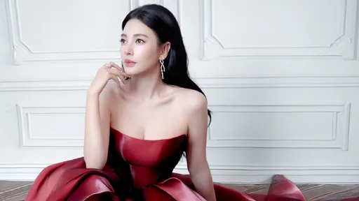 張雨綺龍鳳胎生日差3個月？代孕疑雲延燒　春晚代言都GG