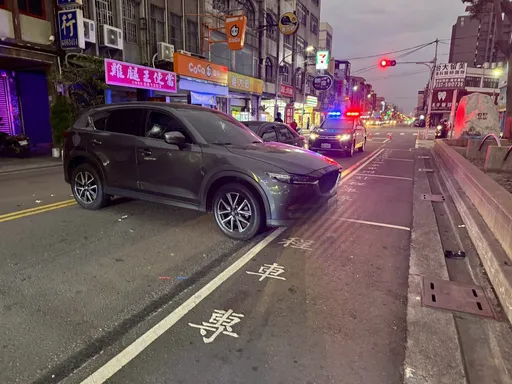 苗栗头份清晨枪响　黑色休旅车谈判途中遇伏中枪！2伤送医