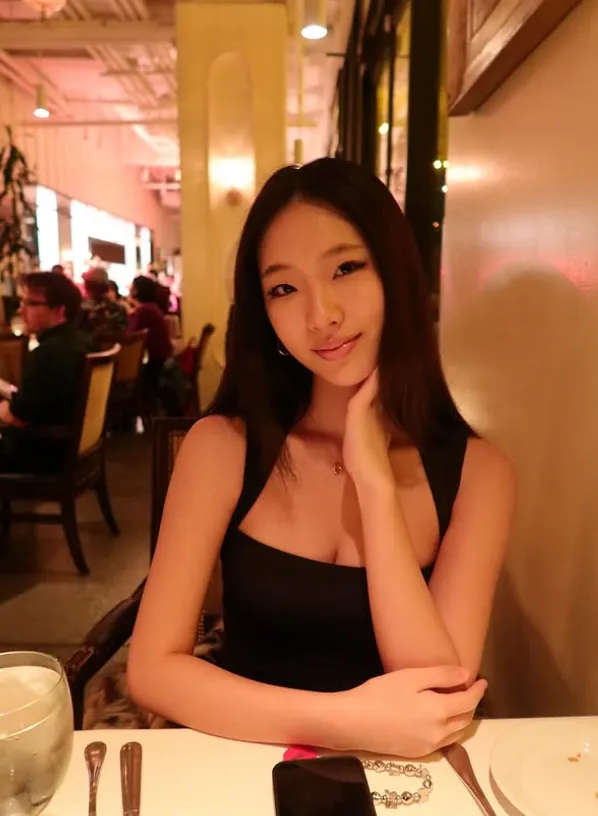 Elly舉手投足已是小女人。翻攝polarbearelly IG