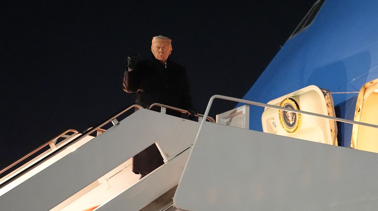 驚!川普搭「空軍一號」飛瑞士突故障 高空緊急折返
