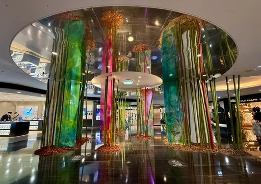 「春光竹影」搬進百貨公司　中友展出陳正隆水墨創作個展