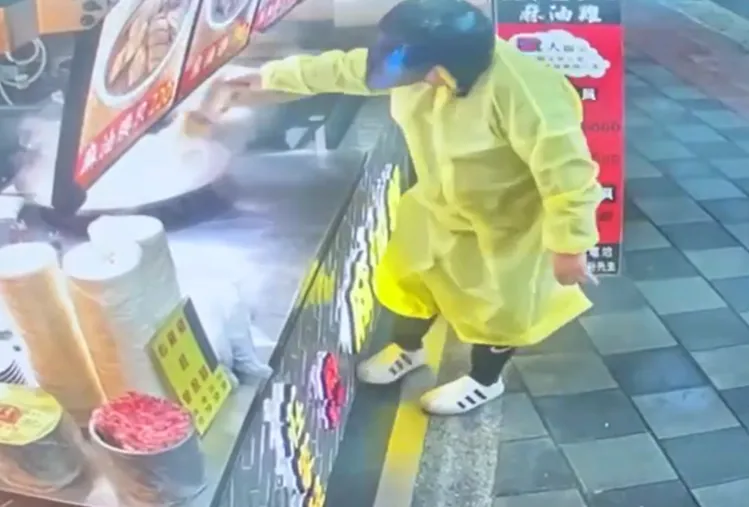 庄家班麻油鸡出事了！10家分店汤底被丢不明粉末　3人落网　