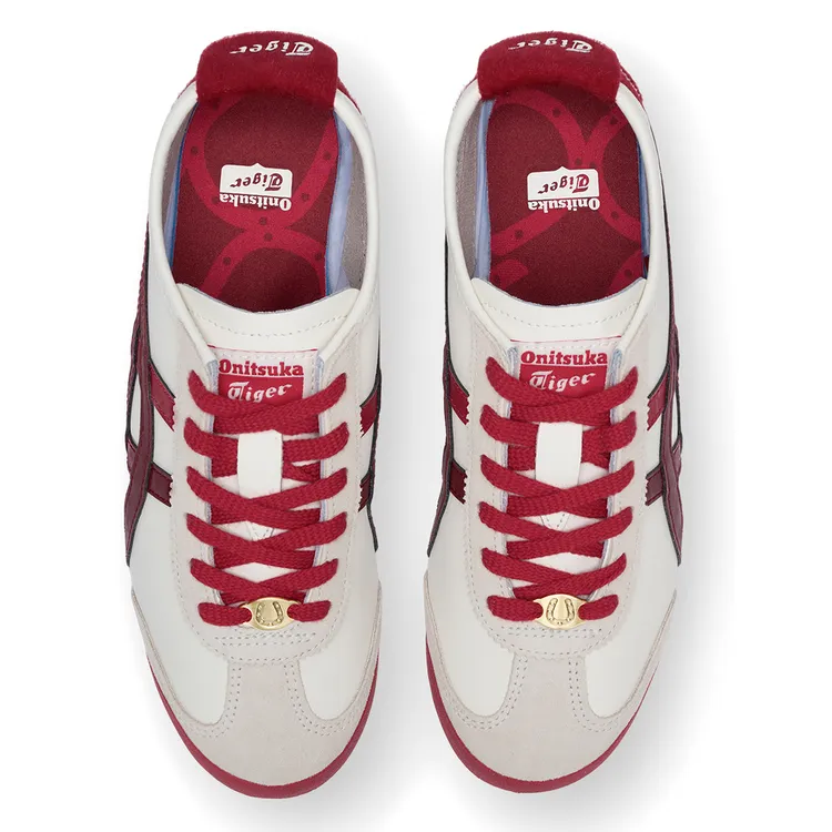 鞋墊上融入滿版馬蹄鐵圖樣。品牌提供 