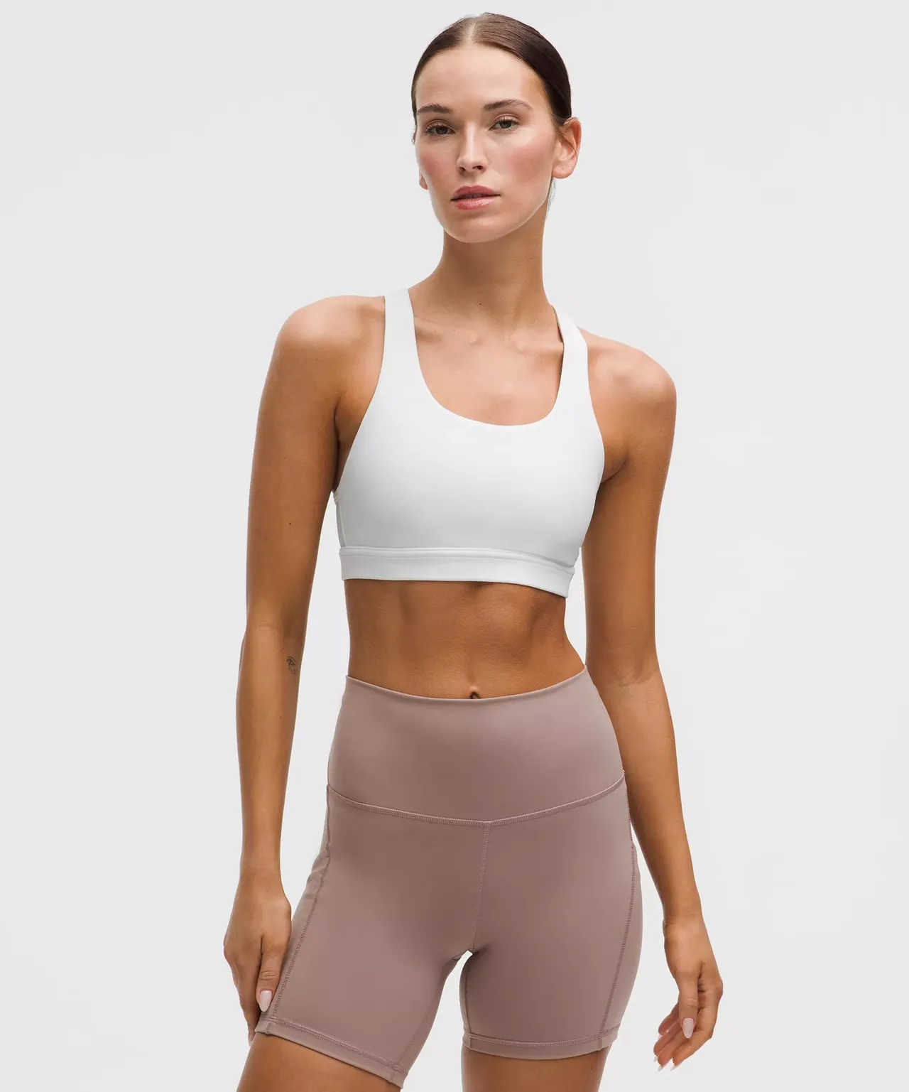 lululemon Wunder Train背面網布設計運動內衣，1980元。品牌提供