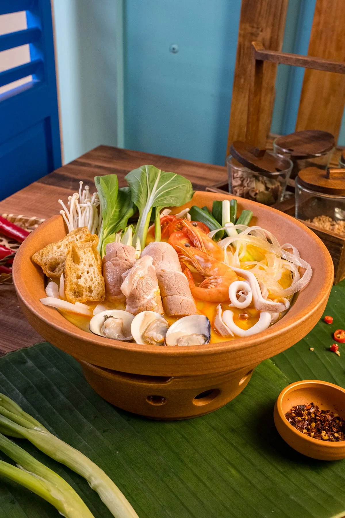 豆府鐵粉卡會員今起(1/27)至2/28均可使用30點紅利點數兌換「咖哩椰奶海陸鍋199元APP優惠券」乙張。憑券至門市消費，原價358元的咖哩椰奶海陸鍋直接下殺56折，只要199元就能享用。業者提供