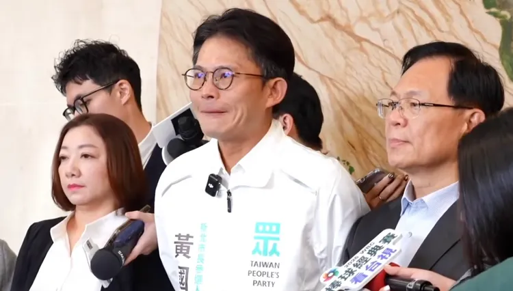 民眾黨立委黃國昌。翻攝自民眾之聲ＹＴ