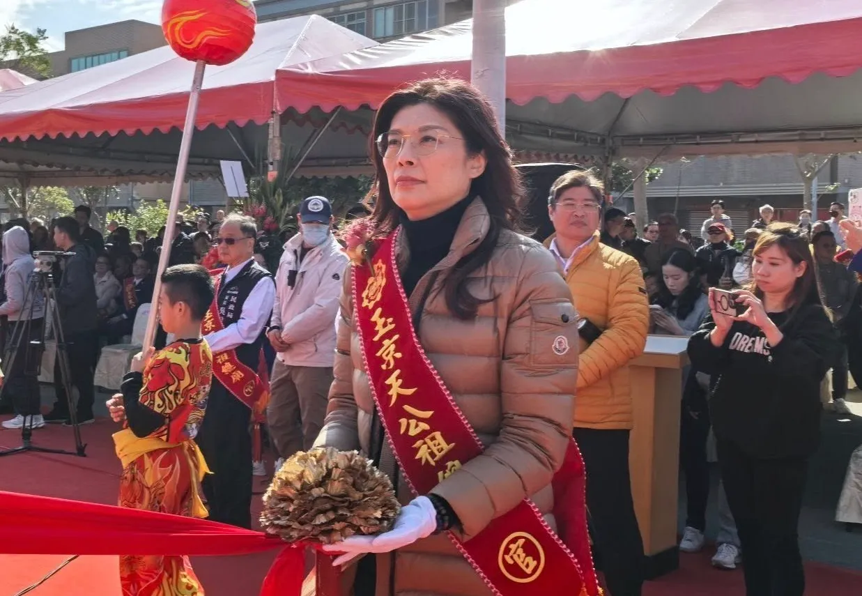 台中江启臣、杨琼璎「姊弟之争」卢秀燕盼1月底有结果　郑丽文回应了