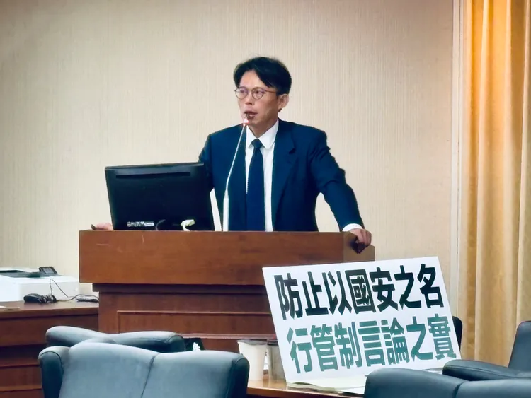 F-16飞官坠海失联！黄国昌轰绿侧翼：借机攻讦在野未审总预算