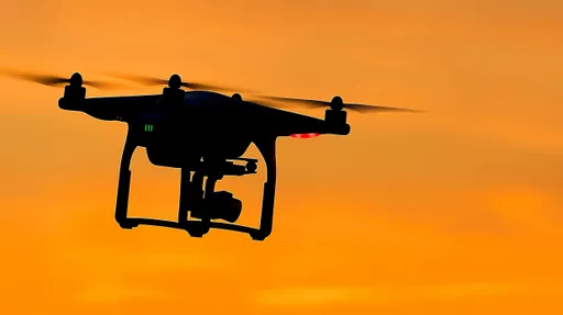 無人機投擲爆裂物「轟炸軍隊警局」　哥倫比亞10士官兵受傷