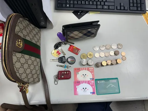 孫生媽媽又手癢！淡水老街偷包包遭張喬菲老公活逮　辯身體不好要看醫生