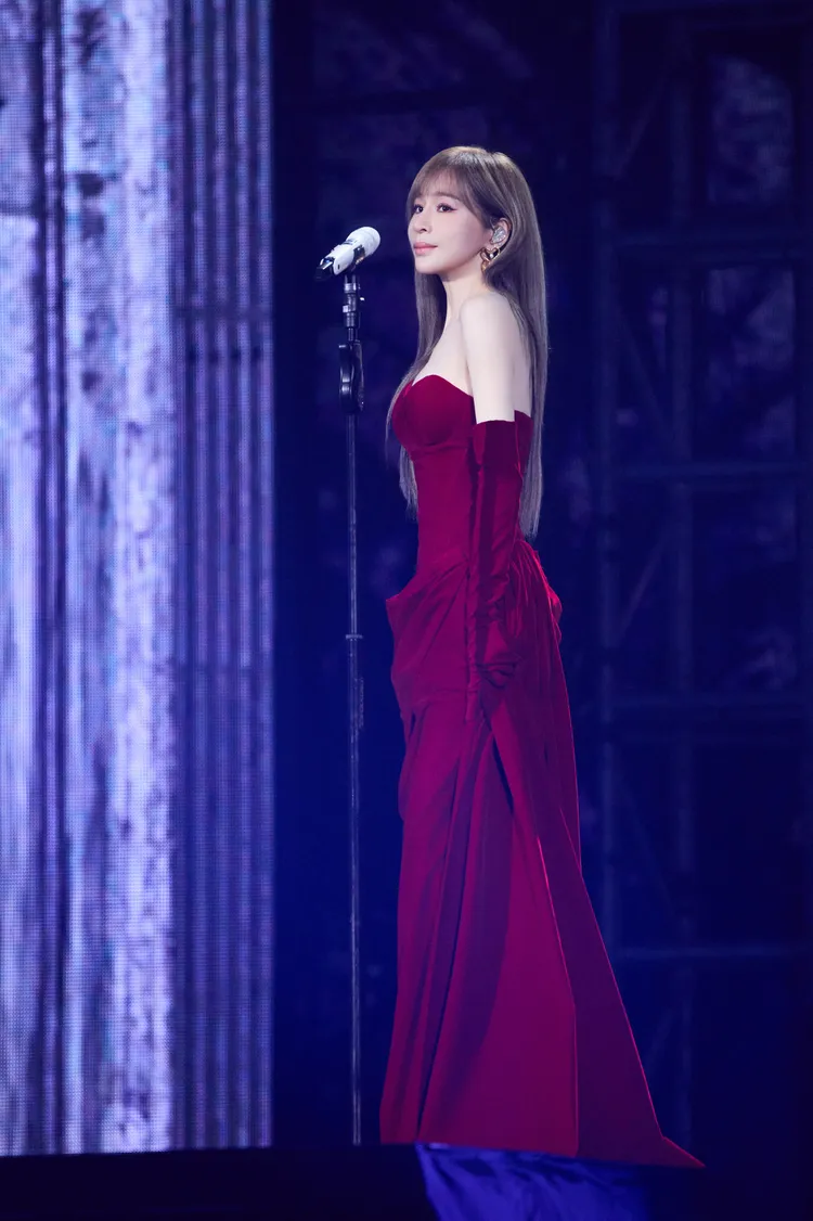 王心凌重返小巨蛋，展露性感雪乳。寬宏藝術 X 天晴娛樂提供