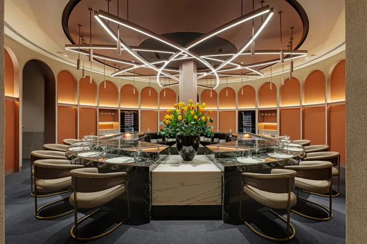 夏登法式鐵板燒位於台中七期。業者提供