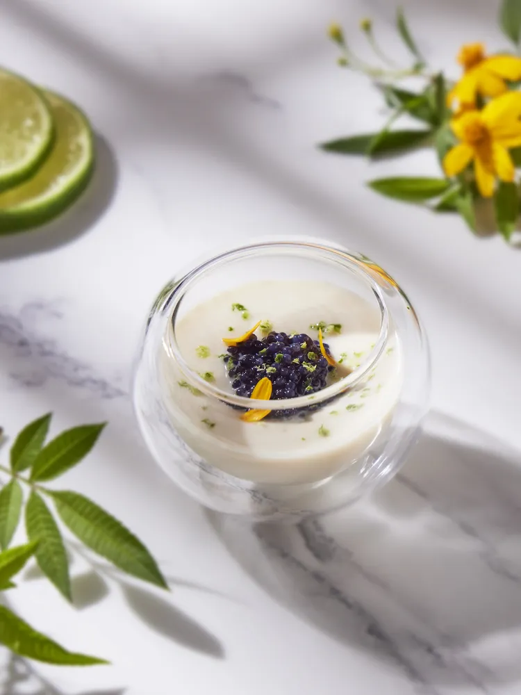 法式白花椰菜慕斯・魚子醬。業者提供