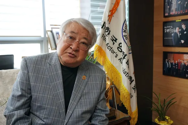 金營仁從替身入行，轉戰大小螢幕演戲。翻攝naver