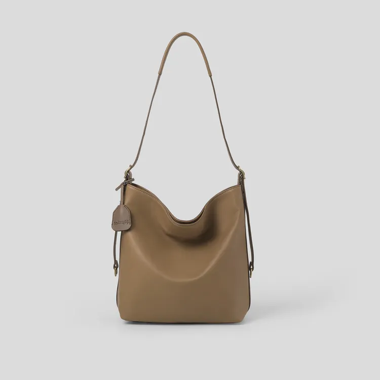 RABEANCO趙露思款DON單肩袋，9900元。品牌提供