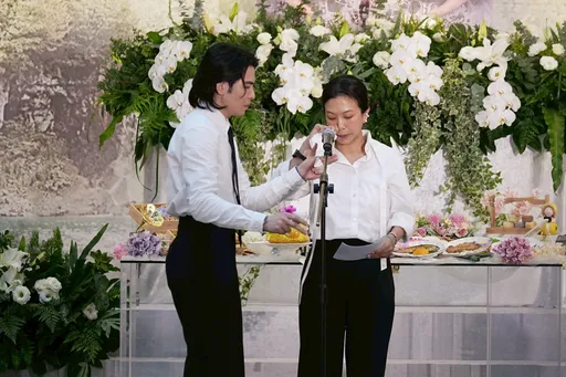 直击｜萧敬腾泪别岳父心碎「怎么不再骂我」　哭喊：谢谢把最重要女儿交给我