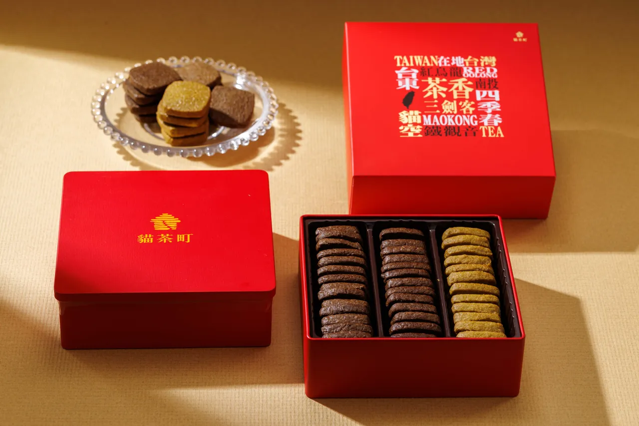 貓茶町「茶香三劍客」曾榮獲 2024 年新味食潮評選「新味食潮獎」，一次蒐羅台灣三款各具特色代表性好茶，2026新春之際特獻上全新外盒設計，原價520元，預購期間4盒優惠1800元。貓茶町提供